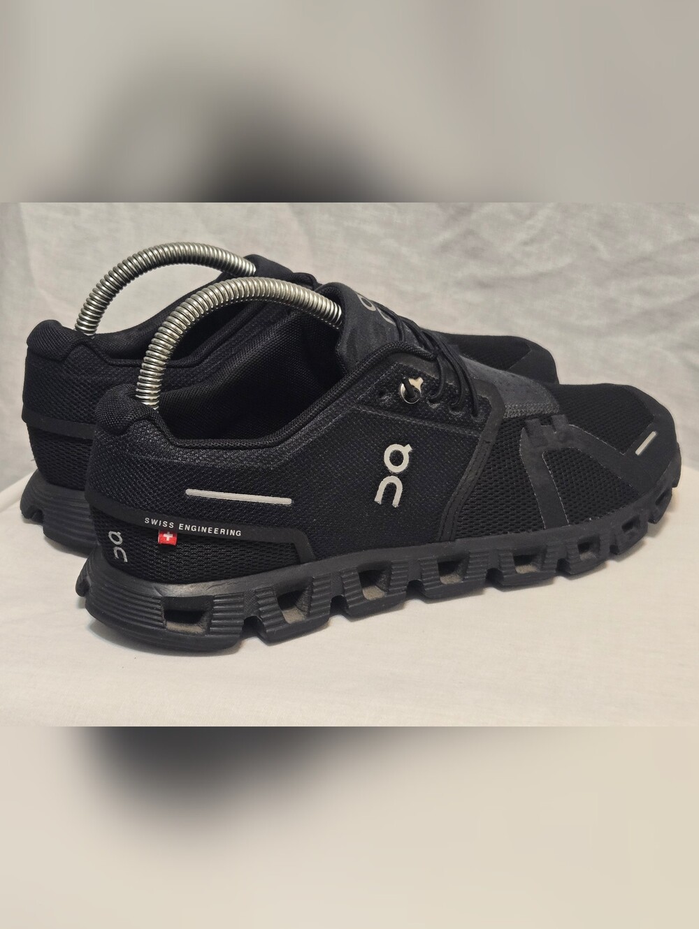 ON Cloud Running Sneaker Shoes Cloud 6 Black Womens Sz W8.5 - Picture 9 of 13